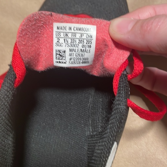 Adidas Soccer cleats boys size 2 - Picture 4 of 5